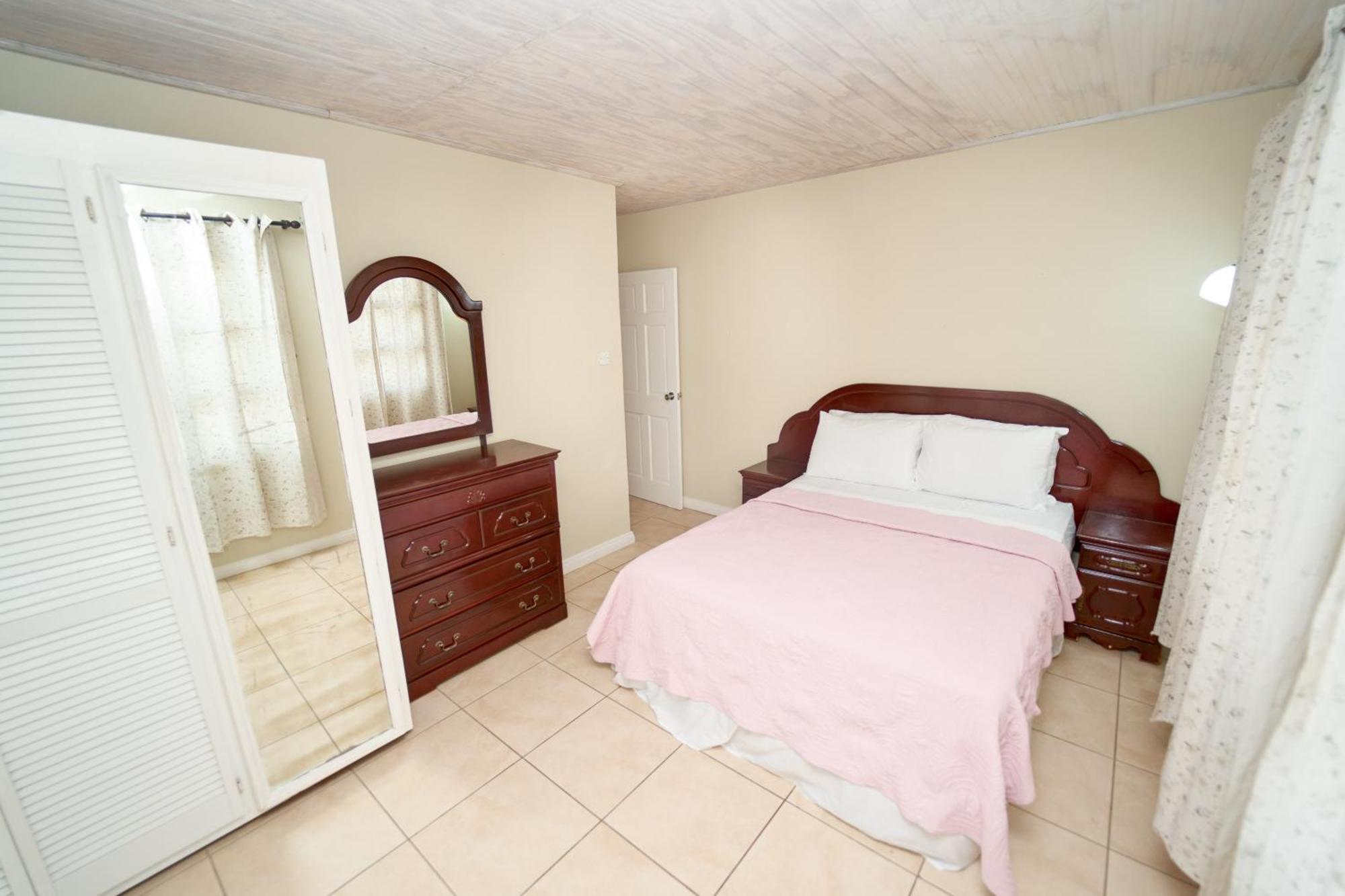 Spacious 3-Bedroom Home - Regency Park بريدج تاون المظهر الخارجي الصورة